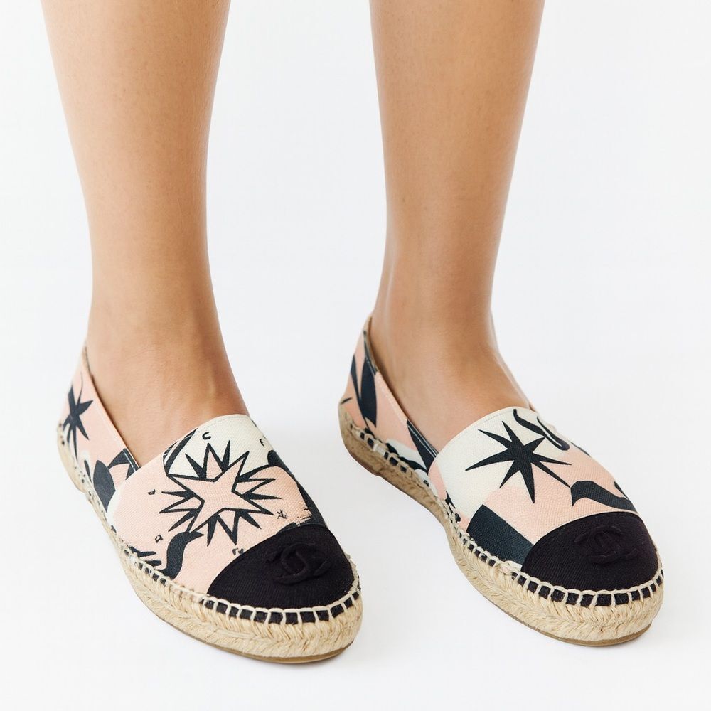 CHANEL La Pausa Ecru Star Print Canvas Cap Toe CC Logo Espadrilles Size …